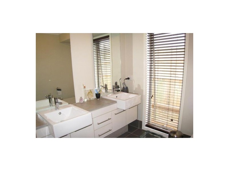 6 Athlone Cl, Underwood QLD 4119
