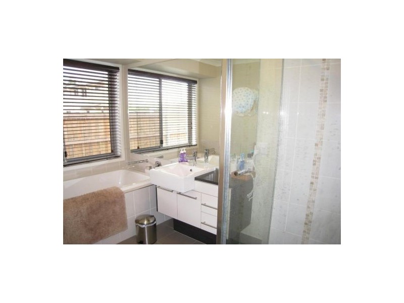 6 Athlone Cl, Underwood QLD 4119