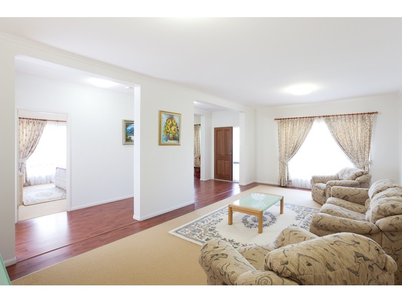 61 The Parkway, Stretton QLD 4116