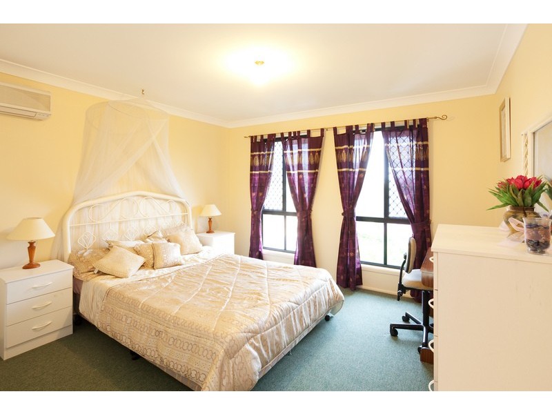 23  Gleneagles Cr, Oxley QLD 4075