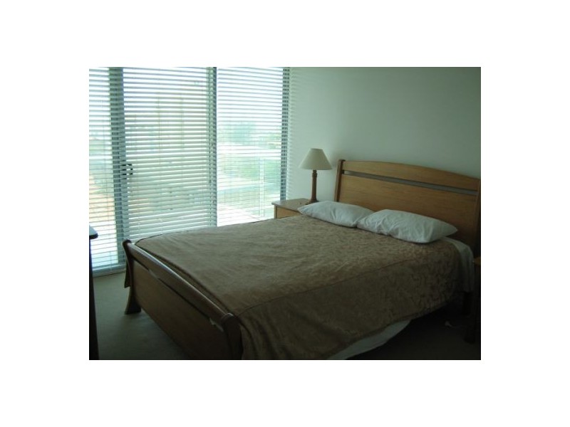 18 Fern St, Surfers Paradise QLD 4217