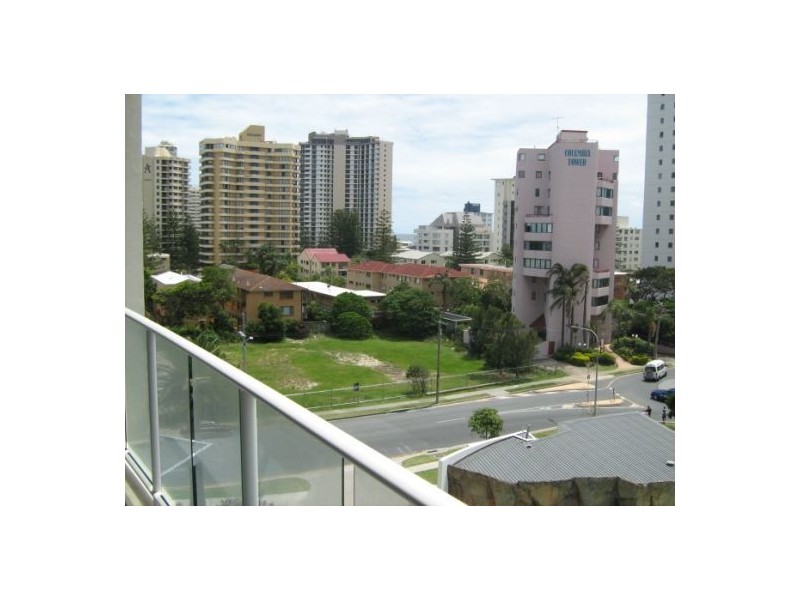 18 Fern St, Surfers Paradise QLD 4217