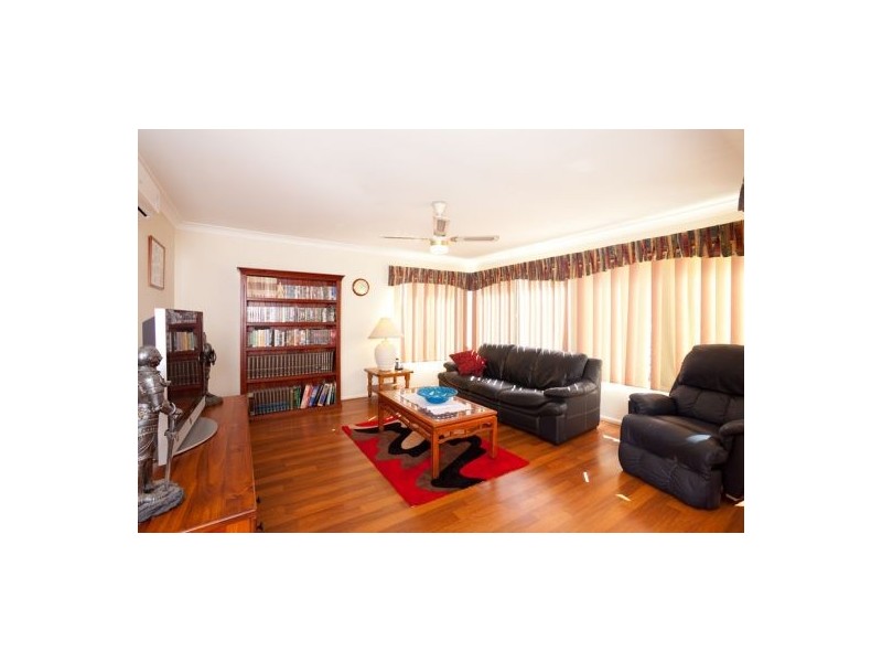 19 Harwood Place, Parkinson QLD 4115