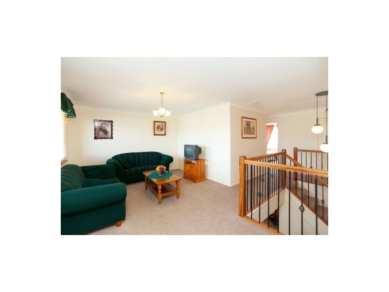 19 Harwood Place, Parkinson QLD 4115