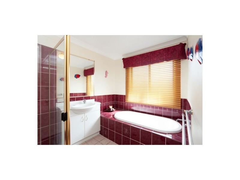 19 Harwood Place, Parkinson QLD 4115