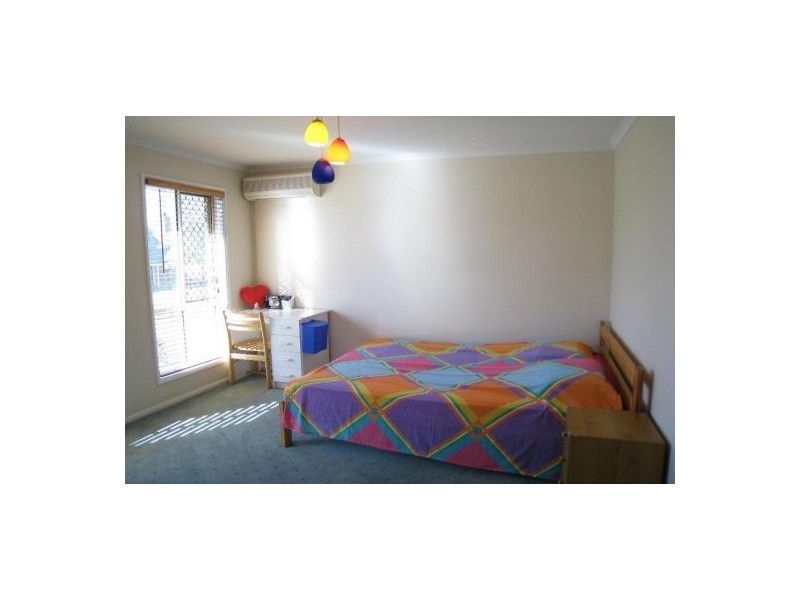 25A Parnassus St, Robertson QLD 4109