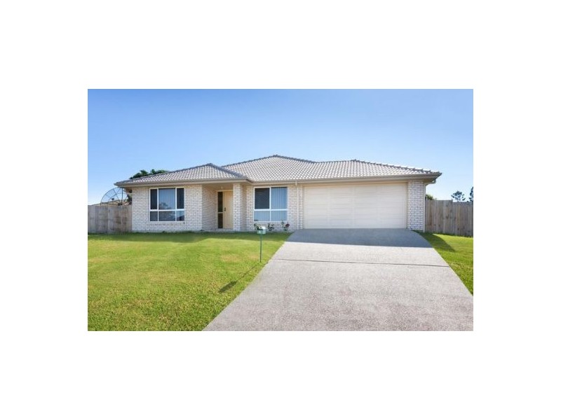 4 Hillend Ave, Hillcrest QLD 4118
