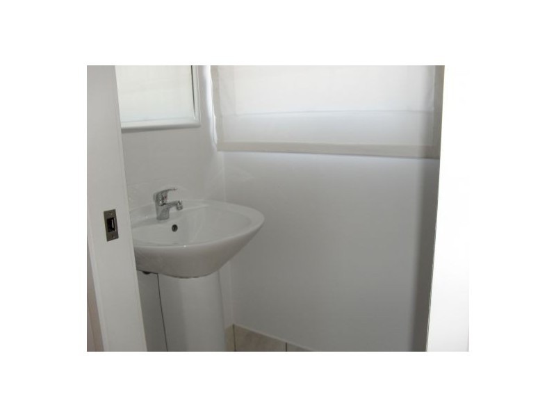 8/12 Kangaroo Ave, Bongaree QLD 4507