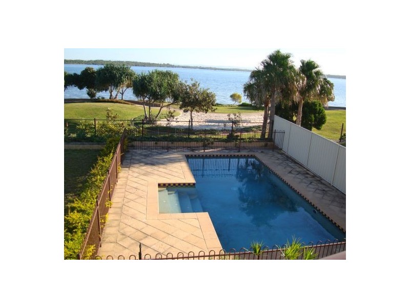 31 Seaside Dr, Banksia Beach QLD 4507