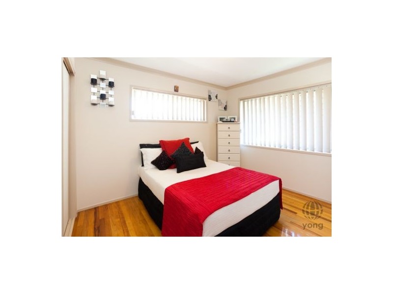 16 Le Grand St, Macgregor QLD 4109