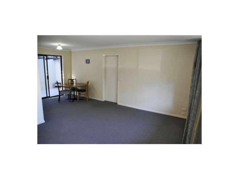 48 Vansittart Rd, Regents Park QLD 4118