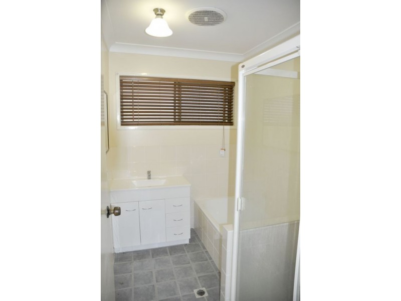 48 Vansittart Rd, Regents Park QLD 4118