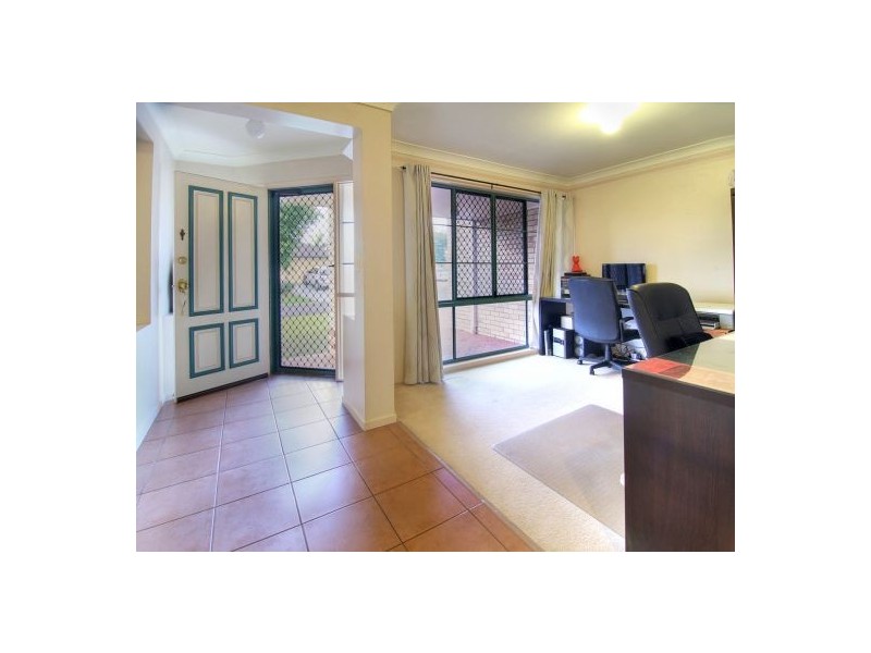 1 Hampshire Court, Calamvale QLD 4116