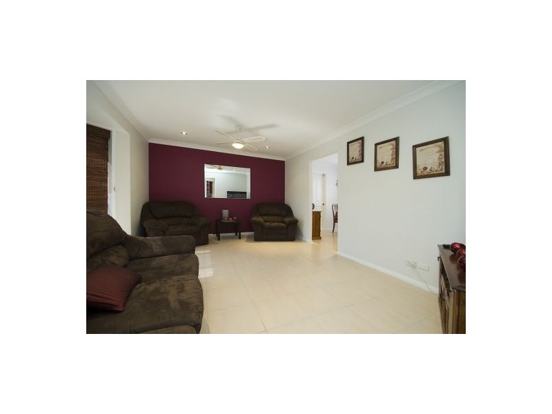 29 Bottlebrush Dr, Regents Park QLD 4118