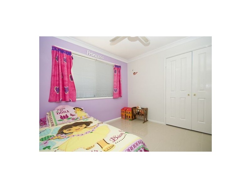 29 Bottlebrush Dr, Regents Park QLD 4118