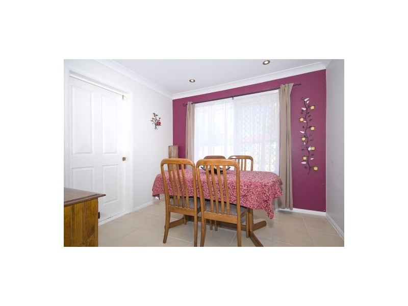 29 Bottlebrush Dr, Regents Park QLD 4118