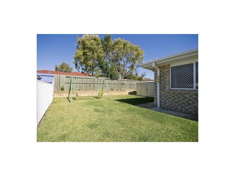 29 Bottlebrush Dr, Regents Park QLD 4118