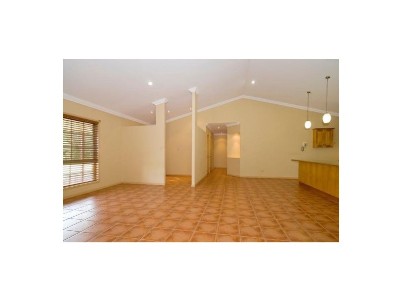 212 Rosia Rd, Park Ridge QLD 4125