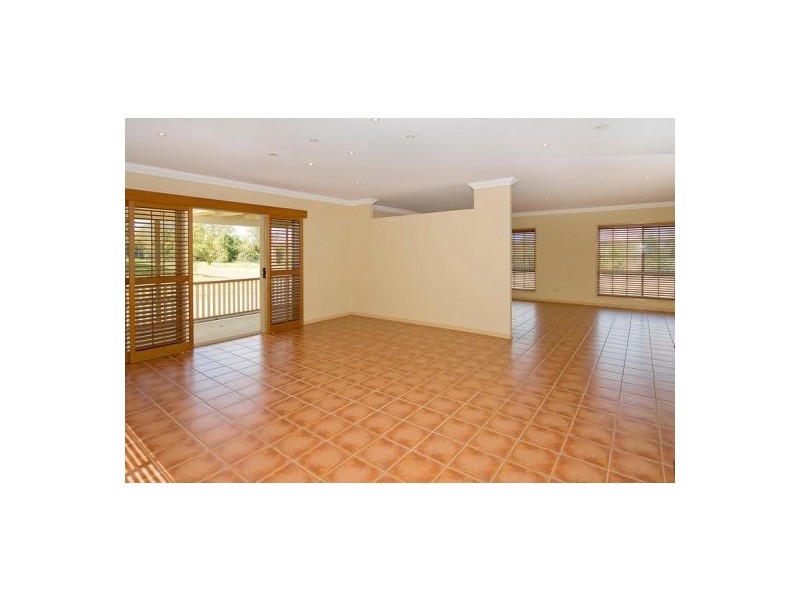 212 Rosia Rd, Park Ridge QLD 4125