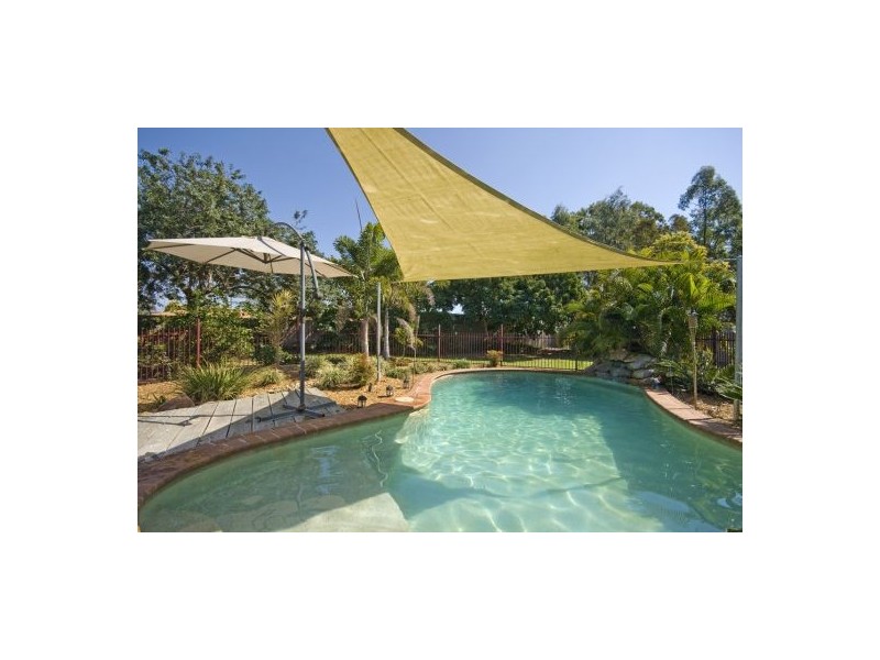 22 Centaurus Cr, Regents Park QLD 4118