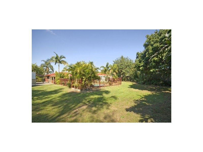 22 Centaurus Cr, Regents Park QLD 4118