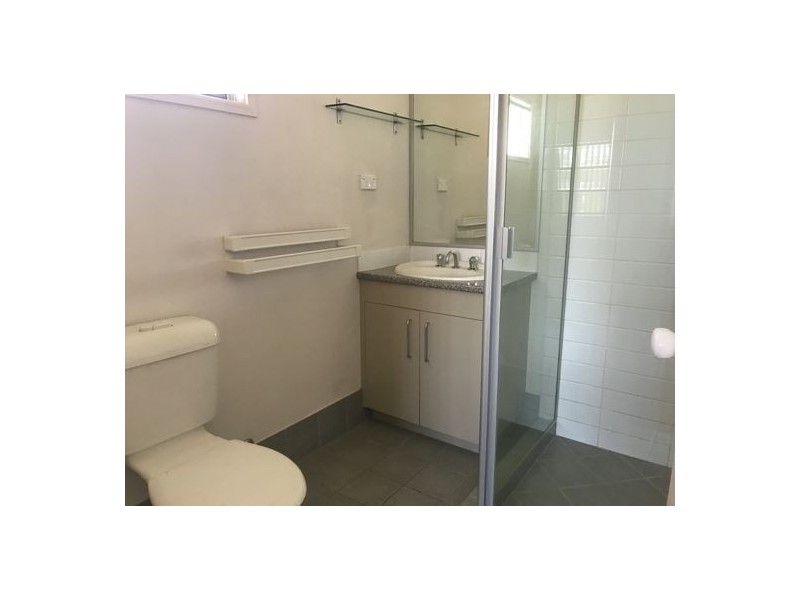 15 Hillend Avenue, Hillcrest QLD 4118