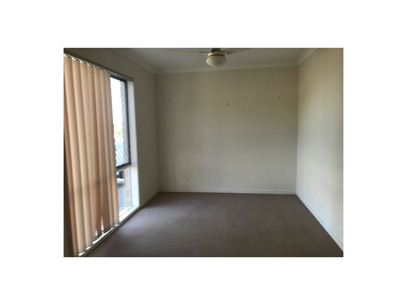 15 Hillend Avenue, Hillcrest QLD 4118