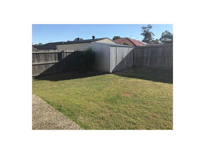 15 Hillend Avenue, Hillcrest QLD 4118