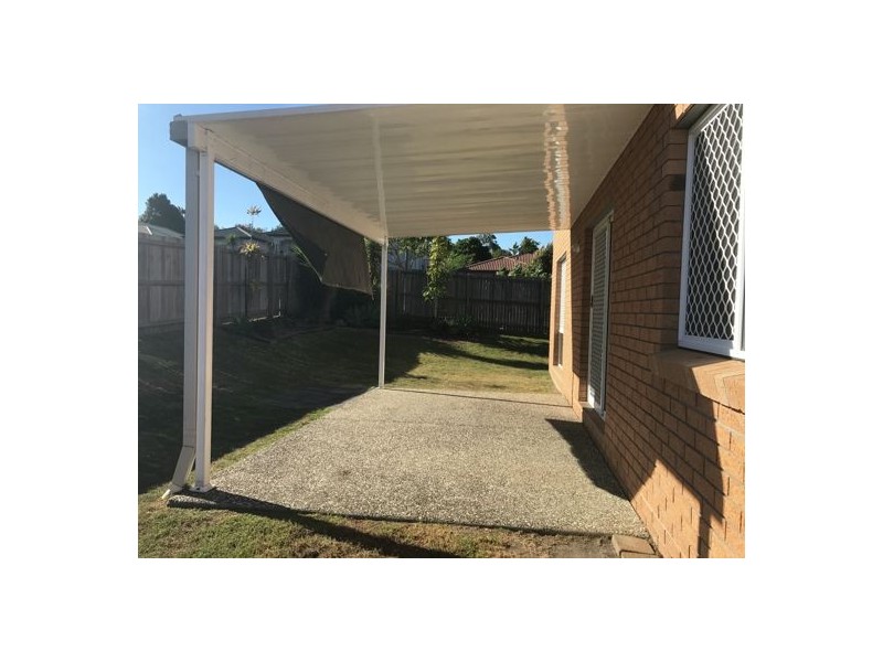 15 Hillend Avenue, Hillcrest QLD 4118