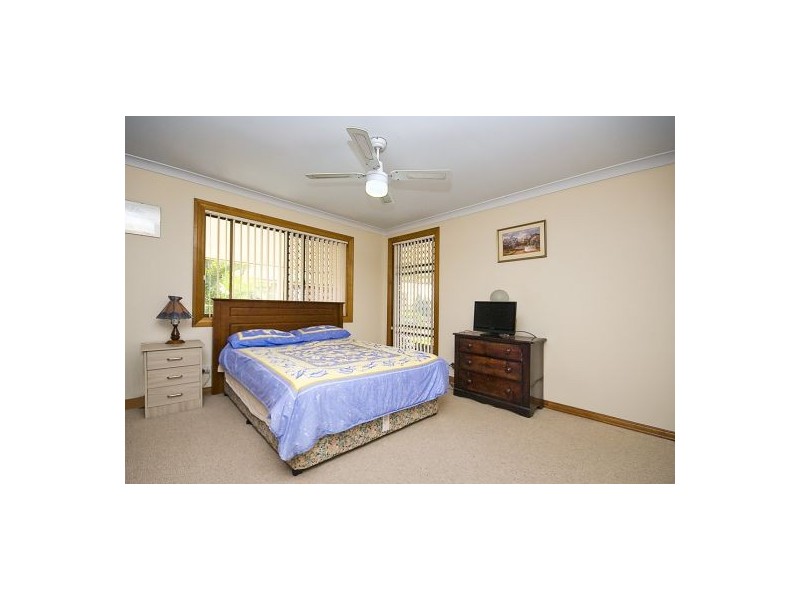 7 Resi Dr, Regents Park QLD 4118