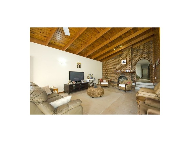 7 Resi Dr, Regents Park QLD 4118