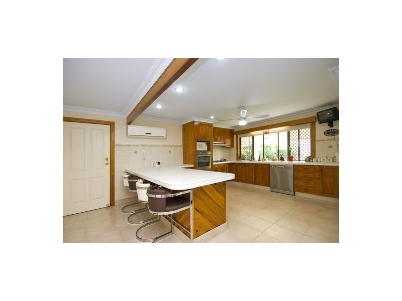 7 Resi Dr, Regents Park QLD 4118