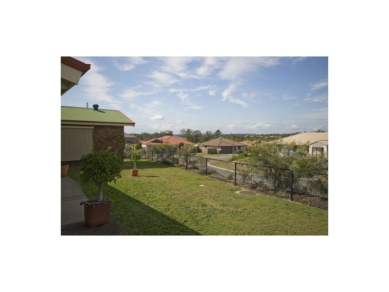 7 Resi Dr, Regents Park QLD 4118