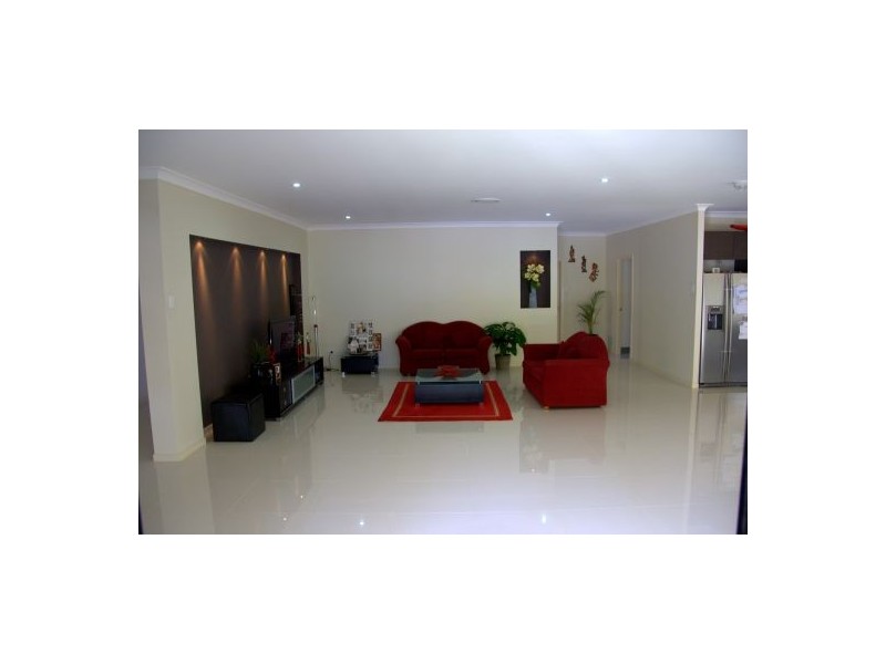 17 Cleveland Pl, Stretton QLD 4116