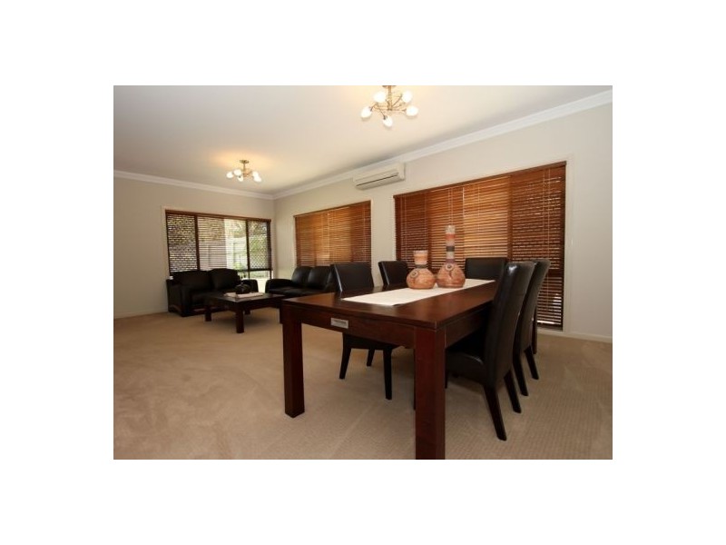 125 Holmead Rd, Eight Mile Plains QLD 4113