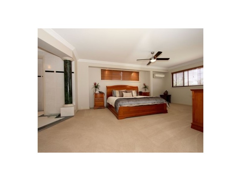 125 Holmead Rd, Eight Mile Plains QLD 4113