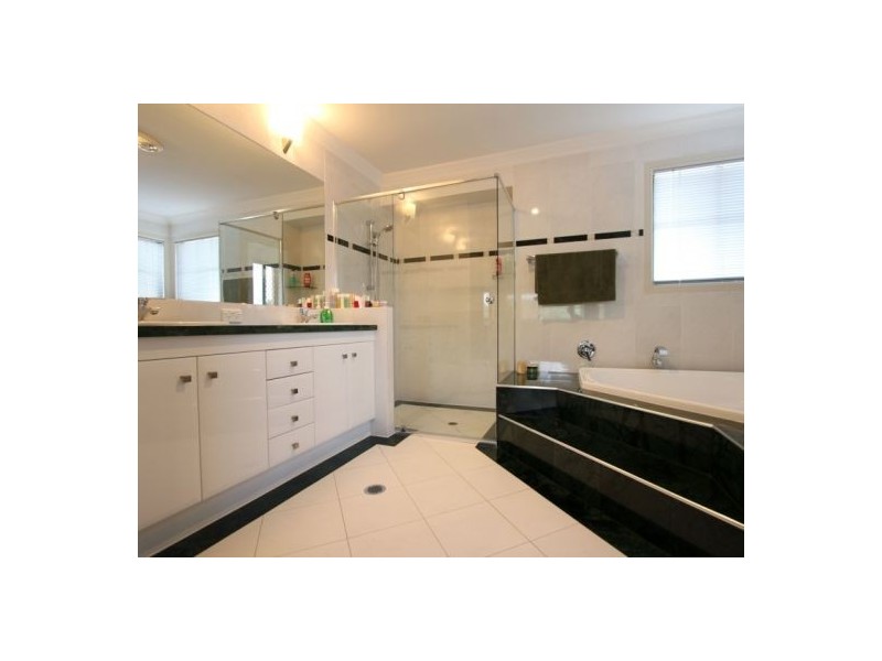 125 Holmead Rd, Eight Mile Plains QLD 4113