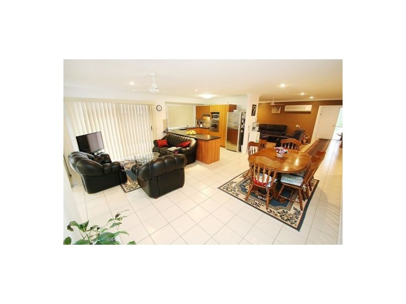 14  Goongarrie Cr, Parkinson QLD 4115