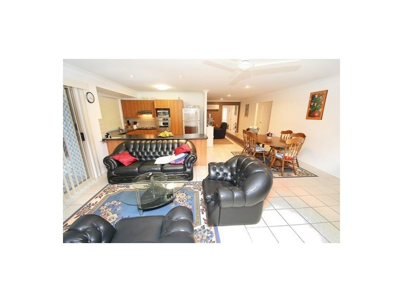 14  Goongarrie Cr, Parkinson QLD 4115