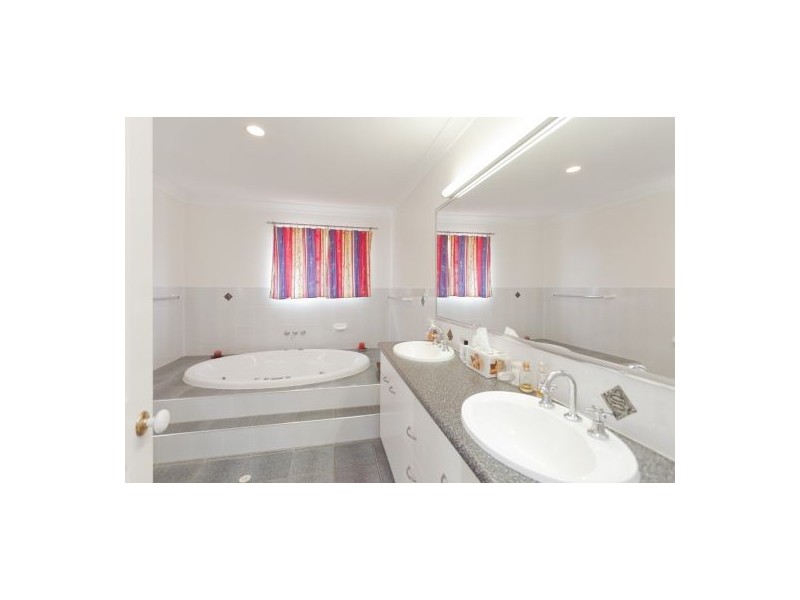 Meadowbrook QLD 4131