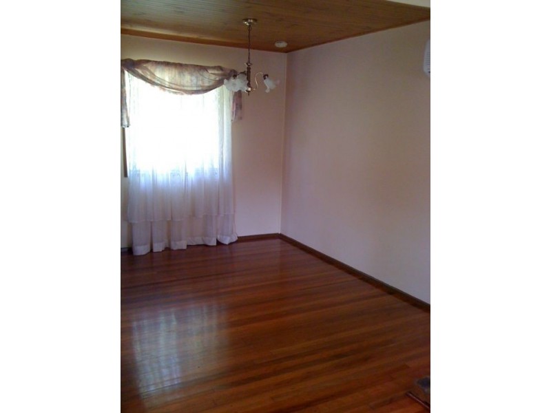 1 Laver Street, Macgregor QLD 4109