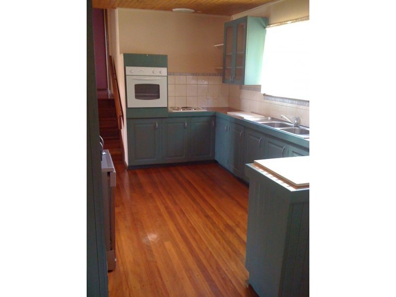 1 Laver Street, Macgregor QLD 4109