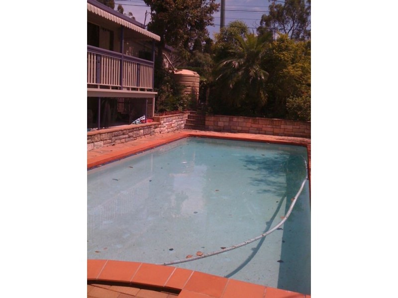 1 Laver Street, Macgregor QLD 4109