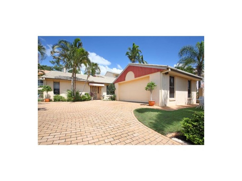 8 Carnegie Ct, Carindale QLD 4152