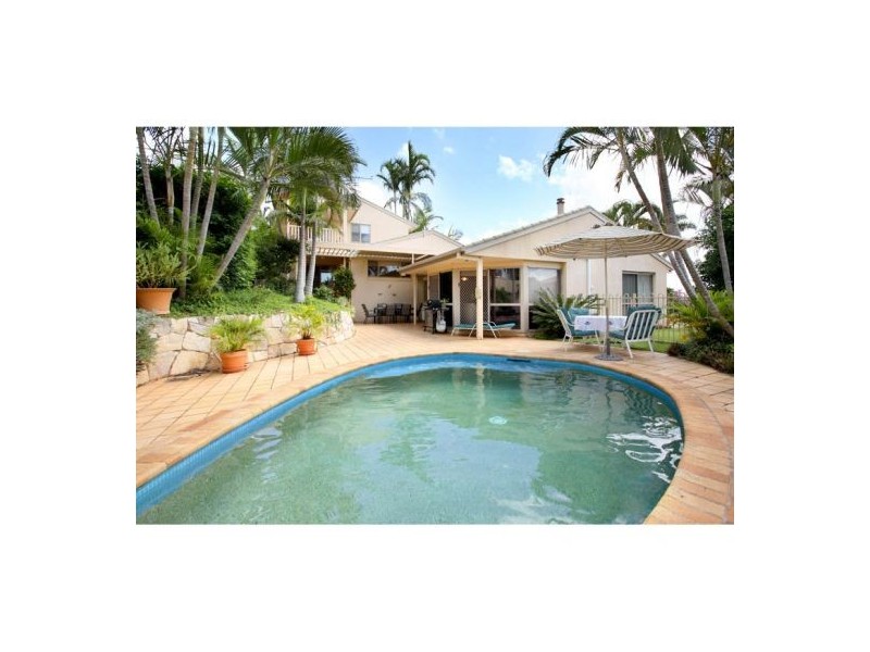 8 Carnegie Ct, Carindale QLD 4152