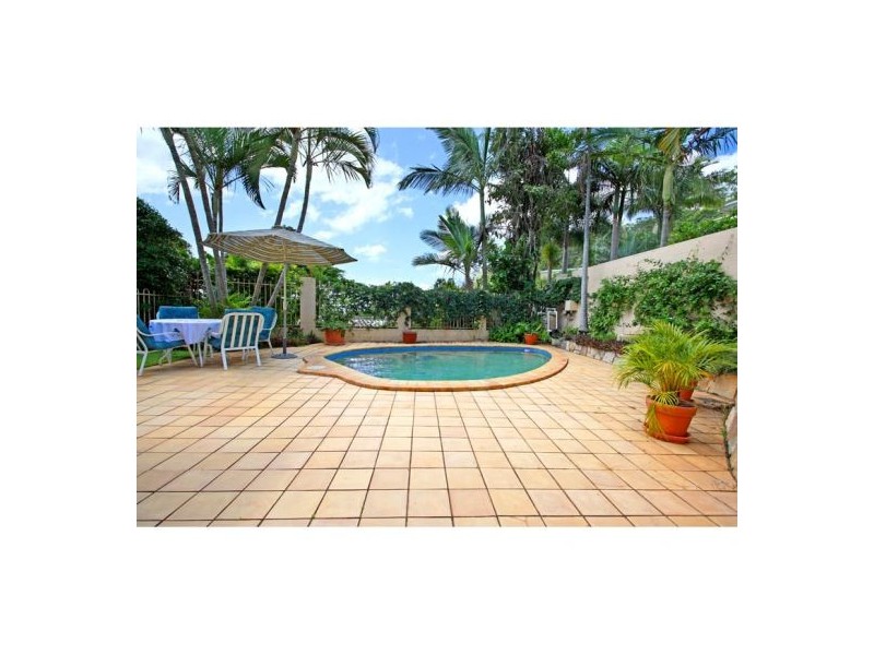 8 Carnegie Ct, Carindale QLD 4152
