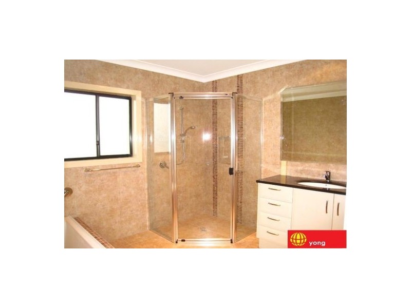 34 Maryland Dr, Regents Park QLD 4118