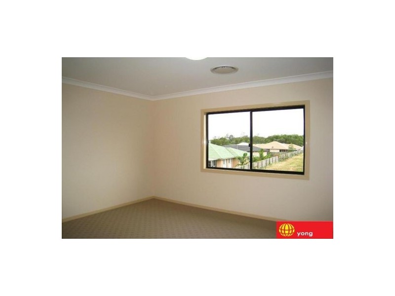 34 Maryland Dr, Regents Park QLD 4118