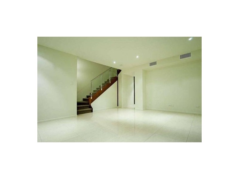 28 Marina Pde, Jacobs Well QLD 4208