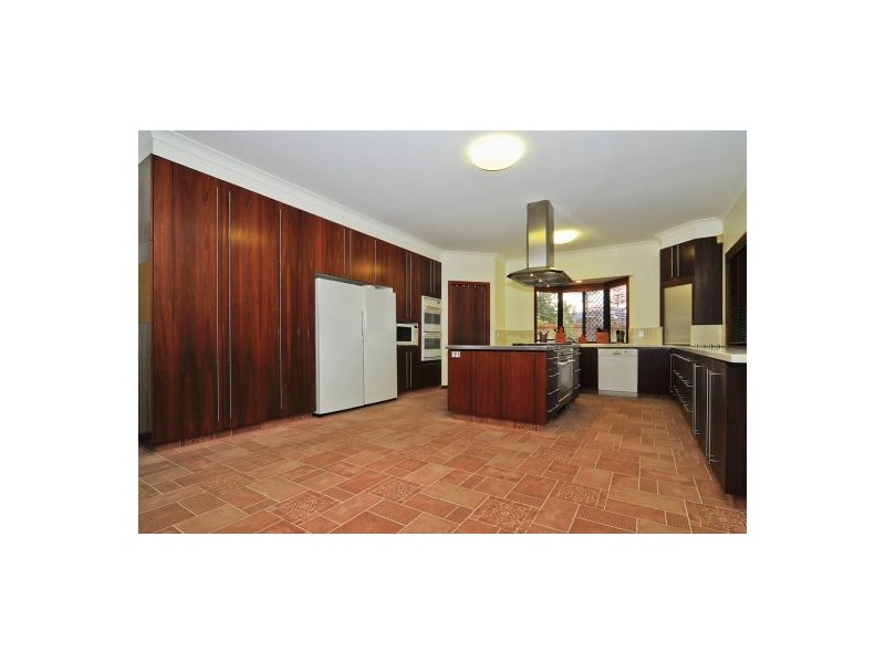 73 Bleasby Rd, Eight Mile Plains QLD 4113